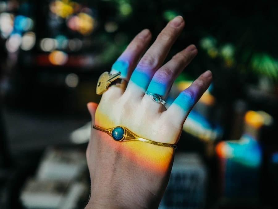 Photo Glowing wristbands